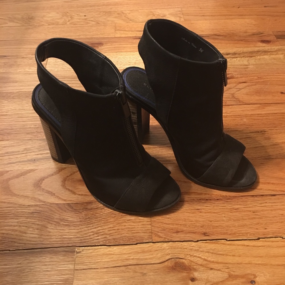 Black open toe shoe 4 inch heel size 36